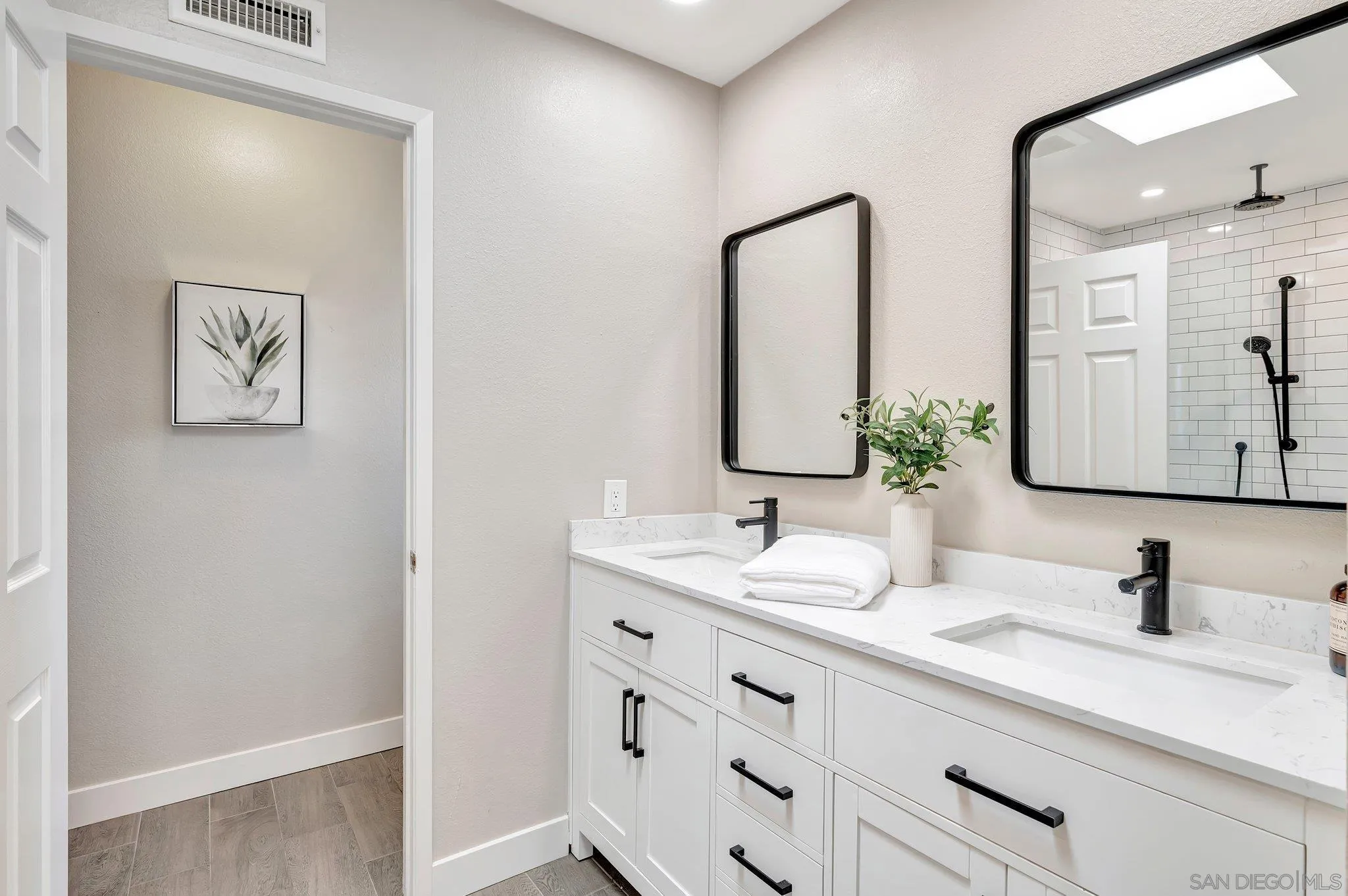 https://cdn.realtyfeed.com/cdn/127/250036661/4cd6d837121334def228462fe70aef5e.webp