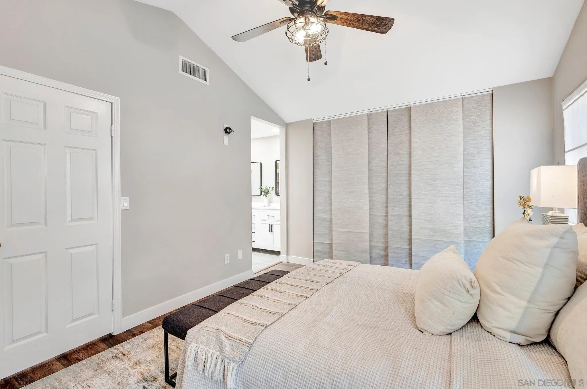 https://cdn.realtyfeed.com/cdn/127/250036661/b9785eef81d2bfa2e5b129f4f3944088.webp