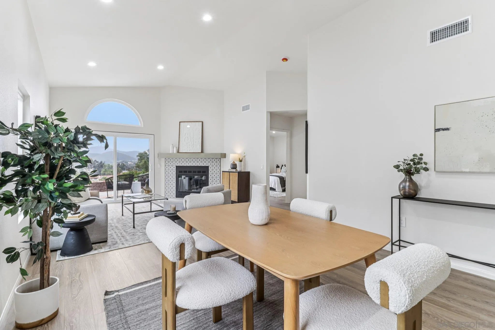 https://cdn.realtyfeed.com/cdn/127/250036662/0162ab9677c65685a2ae6507f29d685b.webp