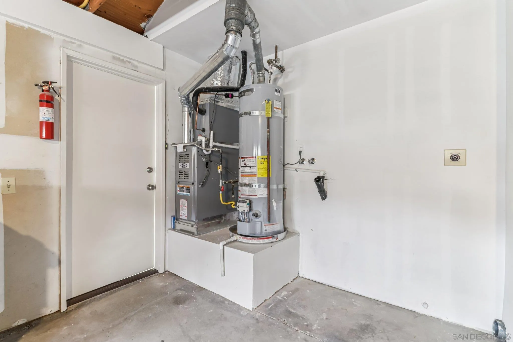 https://cdn.realtyfeed.com/cdn/127/250036662/46e18855c973b31cf1c4e2aaa39dea13.webp