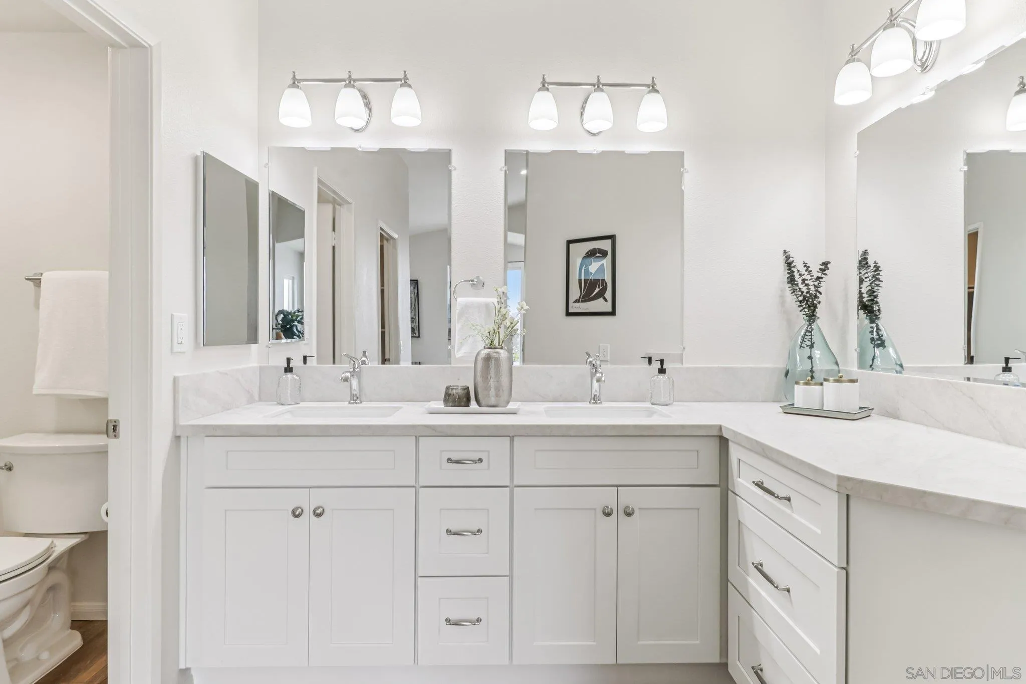 https://cdn.realtyfeed.com/cdn/127/250036662/473cac385446570de11f2251f0efc930.webp