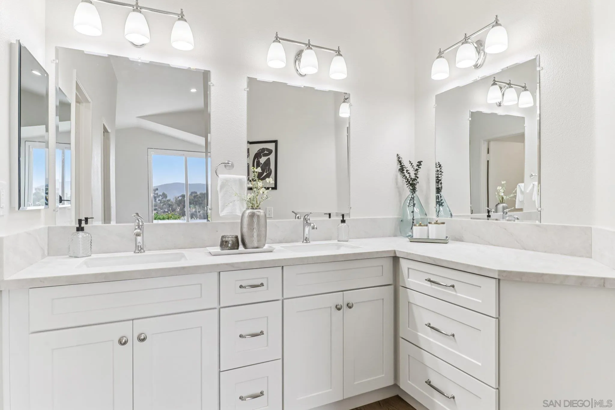 https://cdn.realtyfeed.com/cdn/127/250036662/5510e8a19cef4f4e849b0989bc24641c.webp