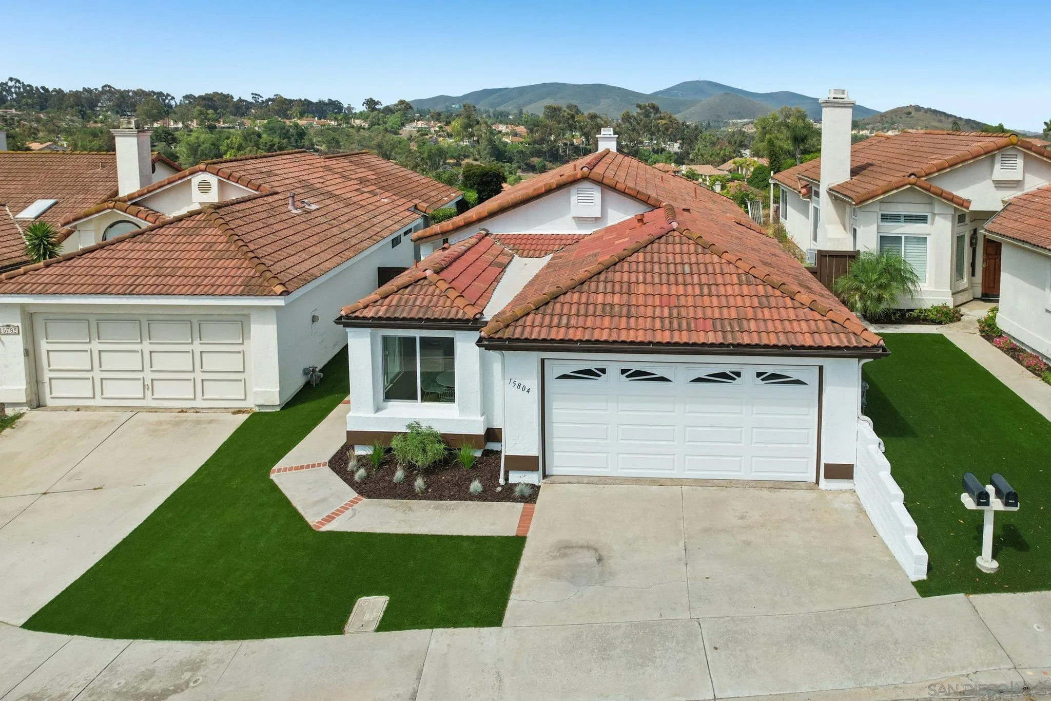 https://cdn.realtyfeed.com/cdn/127/250036662/8bce2765f32db515055d7aac68725d99.webp
