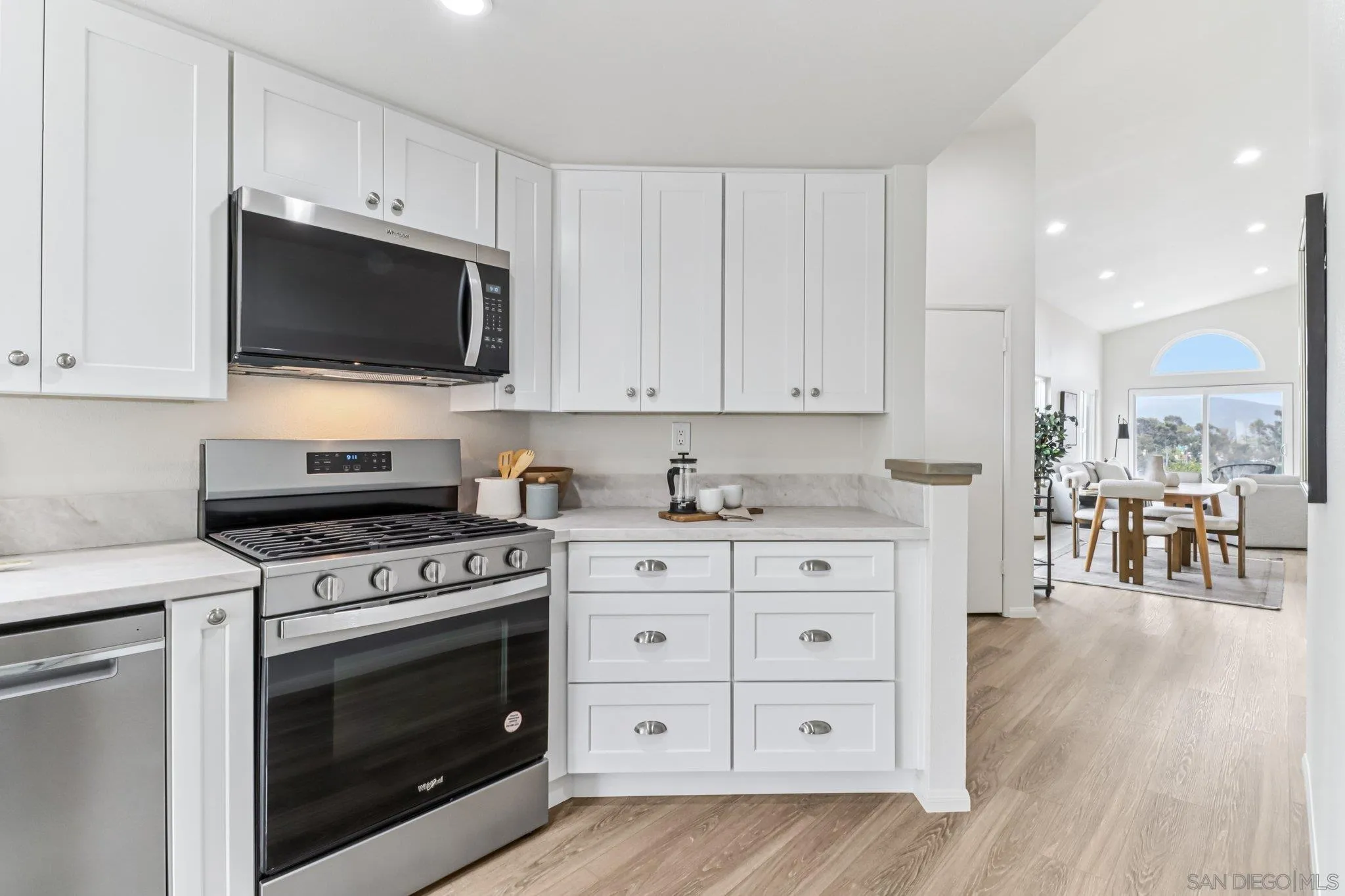 https://cdn.realtyfeed.com/cdn/127/250036662/9d2380c7d980a8ed0aef006b20fbf090.webp