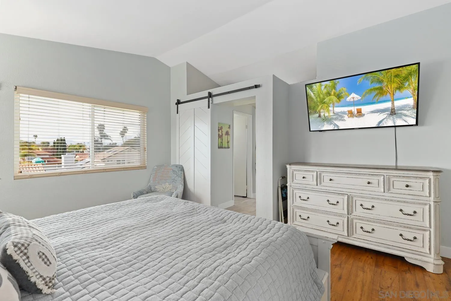 https://cdn.realtyfeed.com/cdn/127/250036664/21c399fed7a9c15050e0d868d7ae9834.webp