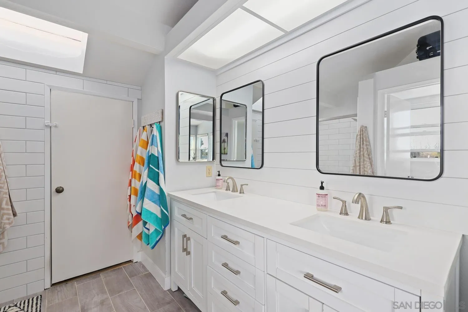 https://cdn.realtyfeed.com/cdn/127/250036664/42ae3d06c8126aa3dd0da6724ff70501.webp