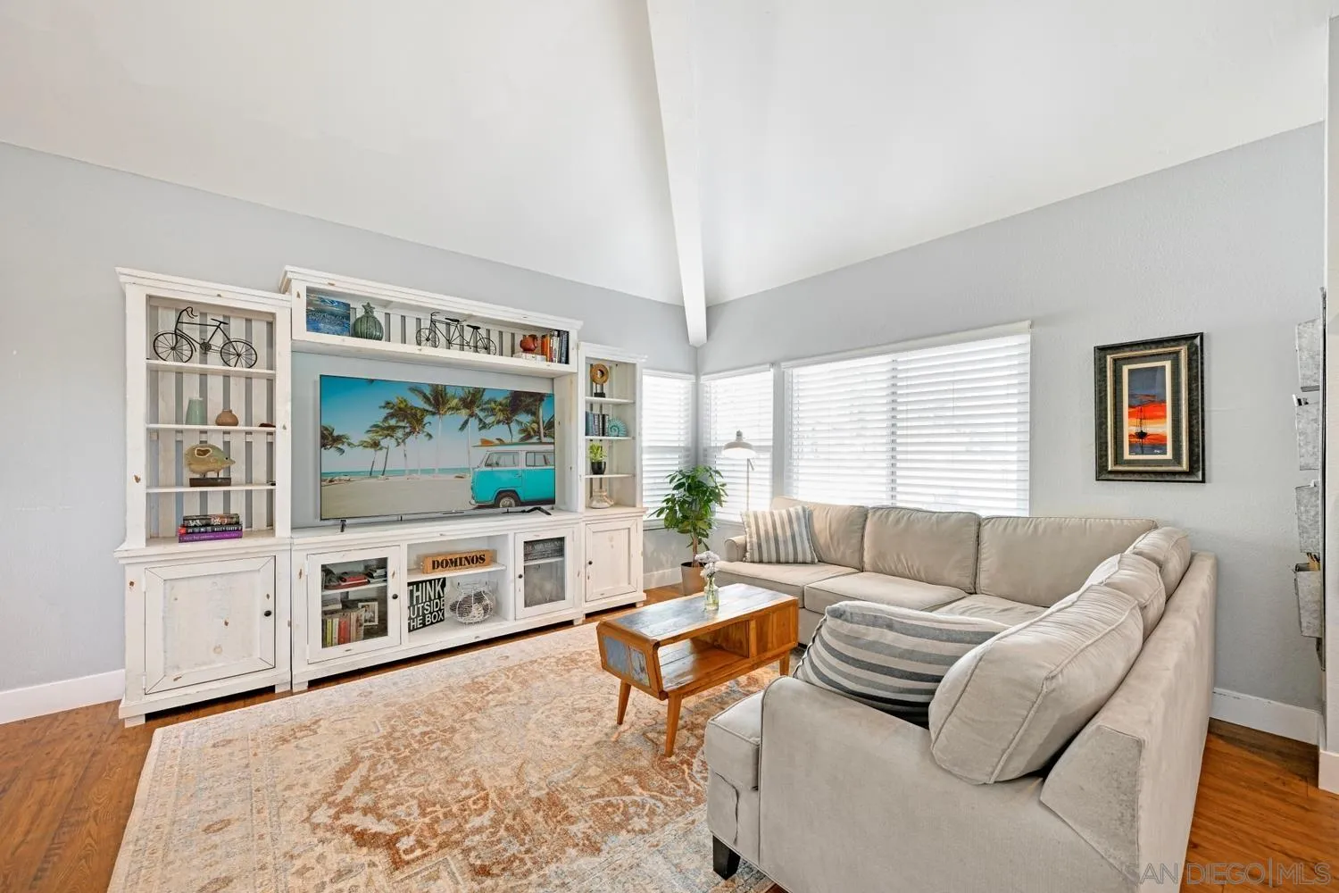 https://cdn.realtyfeed.com/cdn/127/250036664/79edaf5be45ef37c8fd3fbf08e9e3e25.webp