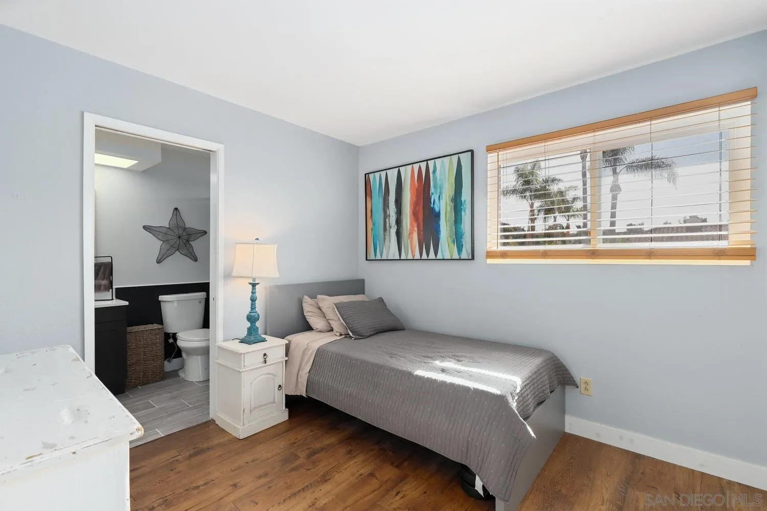 https://cdn.realtyfeed.com/cdn/127/250036664/8694eeb3adc19f49625f878fda5b411f.webp