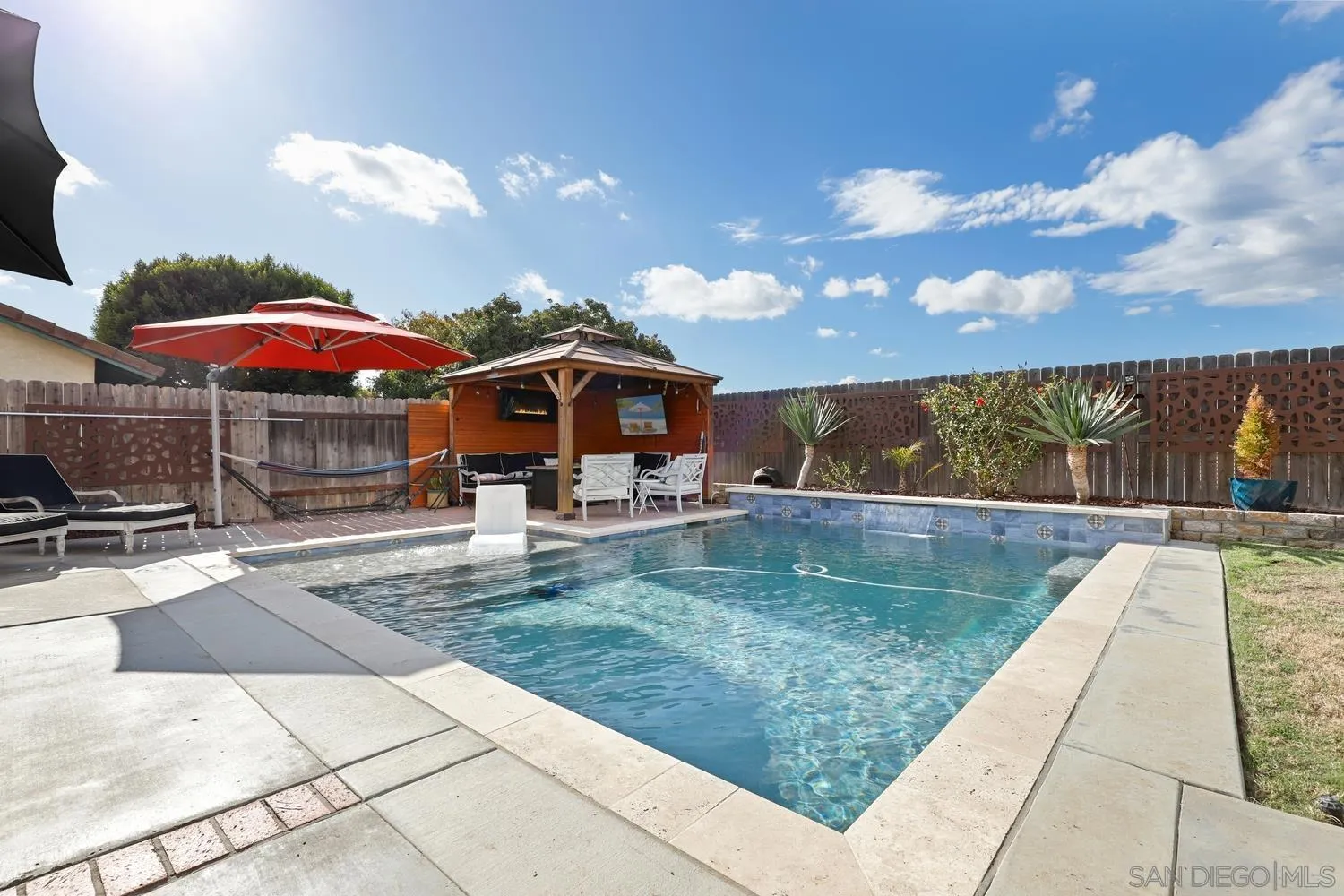 https://cdn.realtyfeed.com/cdn/127/250036664/c6c71ffe34c0bf82bb19b88175766c28.webp