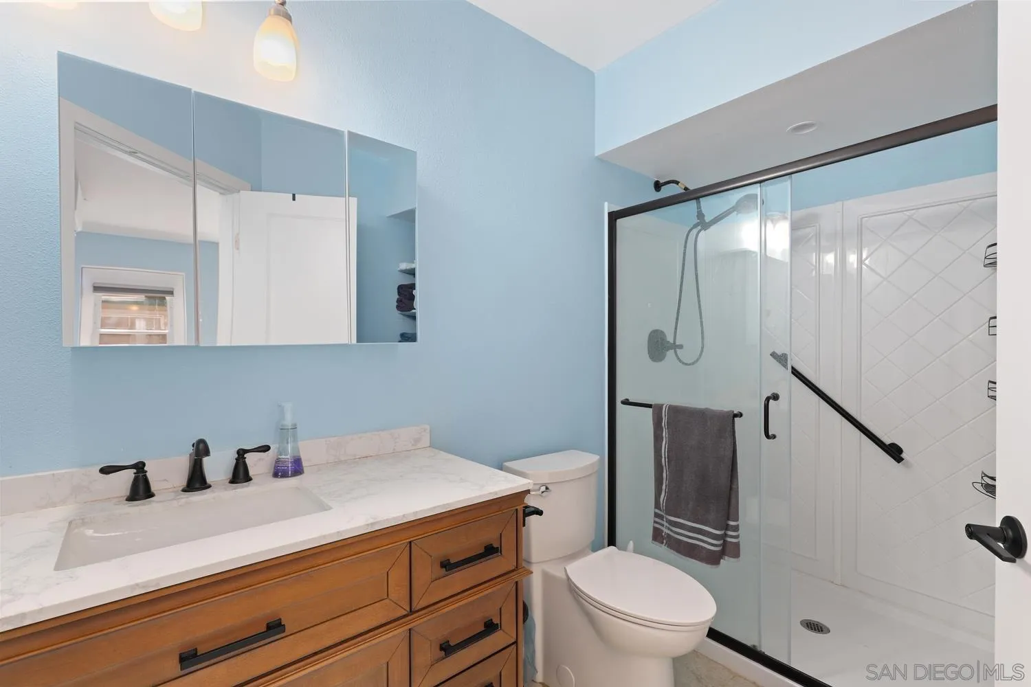 https://cdn.realtyfeed.com/cdn/127/250036664/d8afd6f26bed94a298a45886fcdb0c38.webp