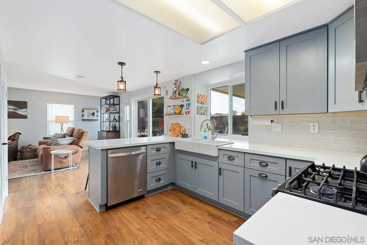 https://cdn.realtyfeed.com/cdn/127/250036664/fbc8aaa8f026d2f6d2872708147ca23a.webp