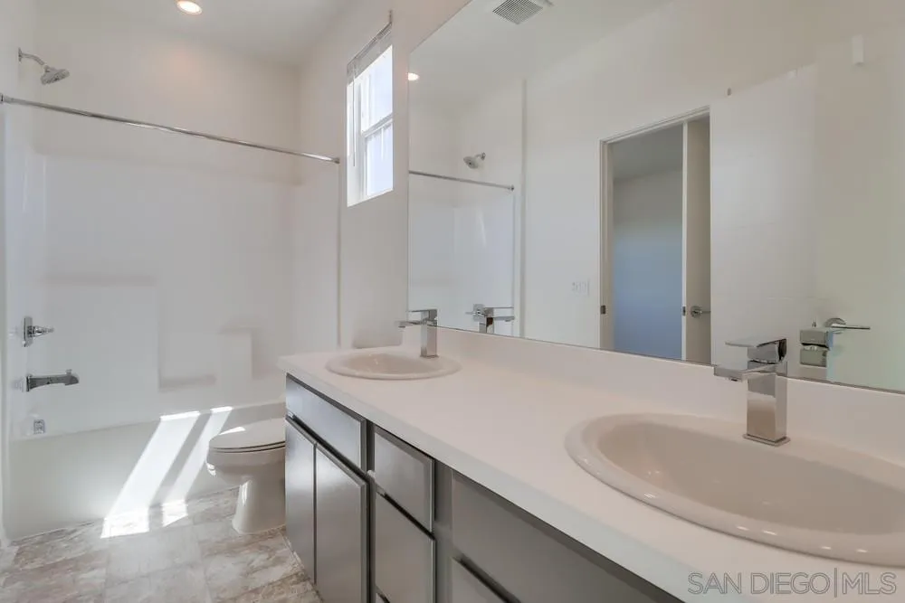 https://cdn.realtyfeed.com/cdn/127/250036665/0871cca1e78dae2a41bd2a52db6c9b01.webp