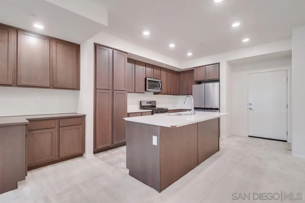 https://cdn.realtyfeed.com/cdn/127/250036665/1c190d8b419e2b83f94e8fd88b580688.webp