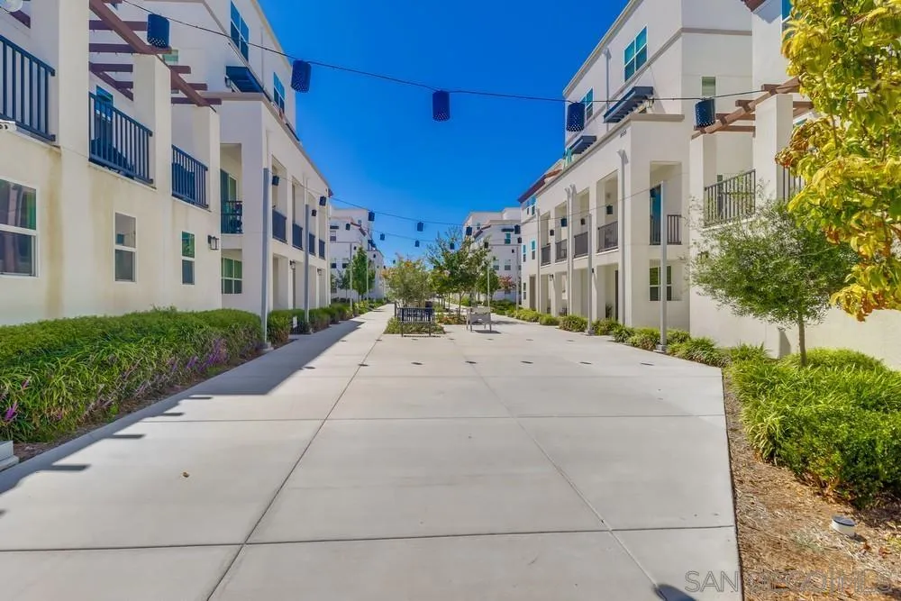 https://cdn.realtyfeed.com/cdn/127/250036665/3726827c33229e5676bd37040524072e.webp