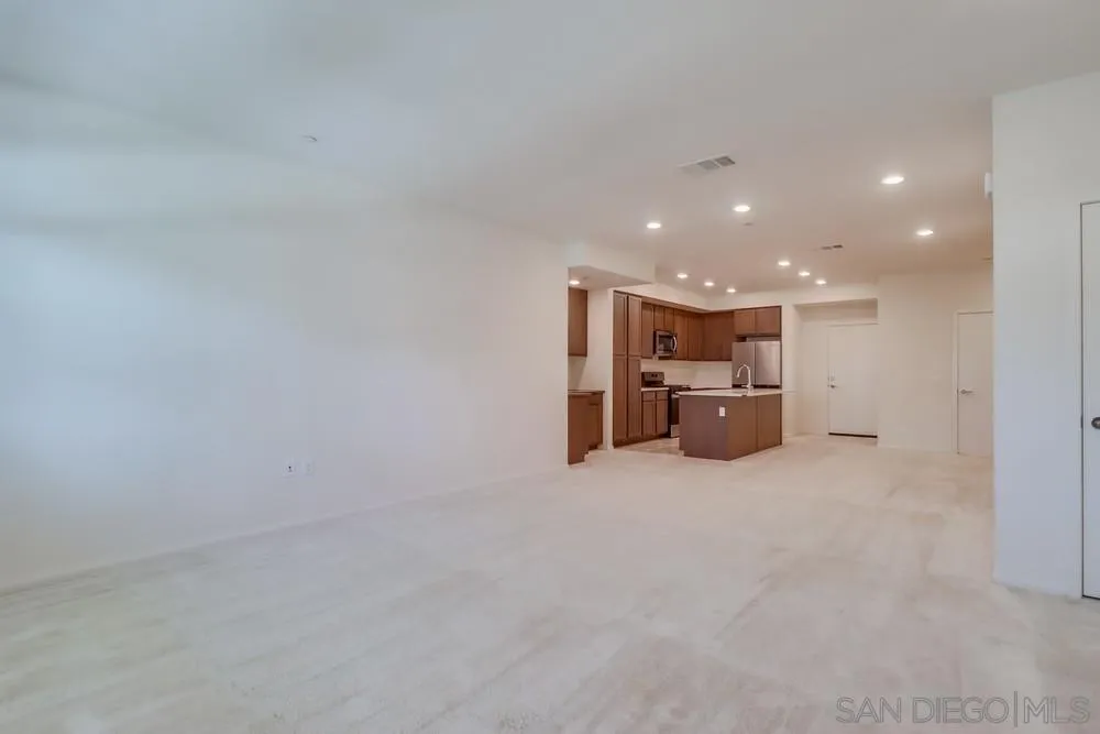 https://cdn.realtyfeed.com/cdn/127/250036665/57f3741926469d61ff360ccaead68528.webp