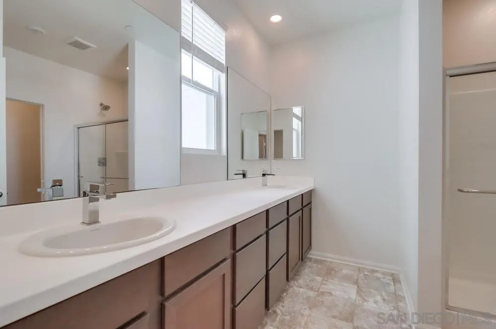 https://cdn.realtyfeed.com/cdn/127/250036665/5bba46dd4ac2a29be16b71f15658156a.webp