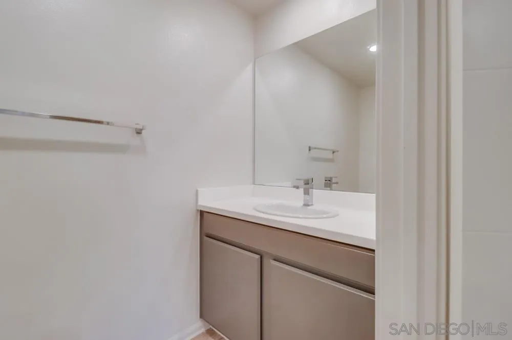 https://cdn.realtyfeed.com/cdn/127/250036665/8c24a7964b62df76d5023cae4cfd931e.webp