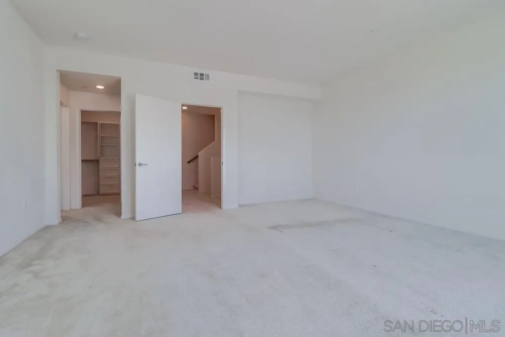 https://cdn.realtyfeed.com/cdn/127/250036665/996e273f86289ab1665d0fbcf7c54813.webp