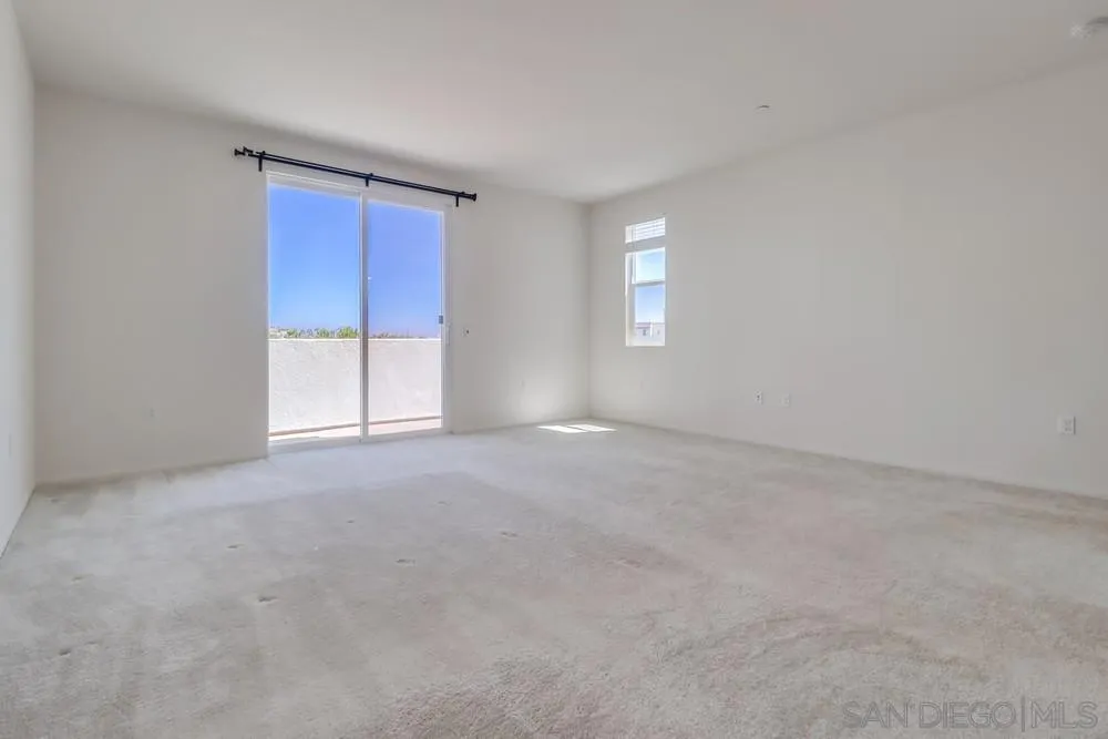 https://cdn.realtyfeed.com/cdn/127/250036665/b562ca9e19e371fa3a2a2b7033d55dd8.webp