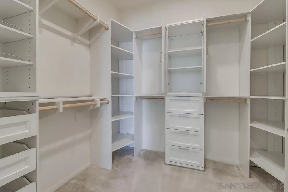 https://cdn.realtyfeed.com/cdn/127/250036665/d3be5becb307928ffcd3aa53447214f5.webp