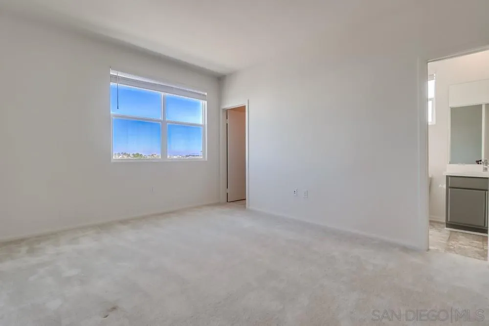 https://cdn.realtyfeed.com/cdn/127/250036665/eaf30d3d98e4ae33351747b6c2762e84.webp