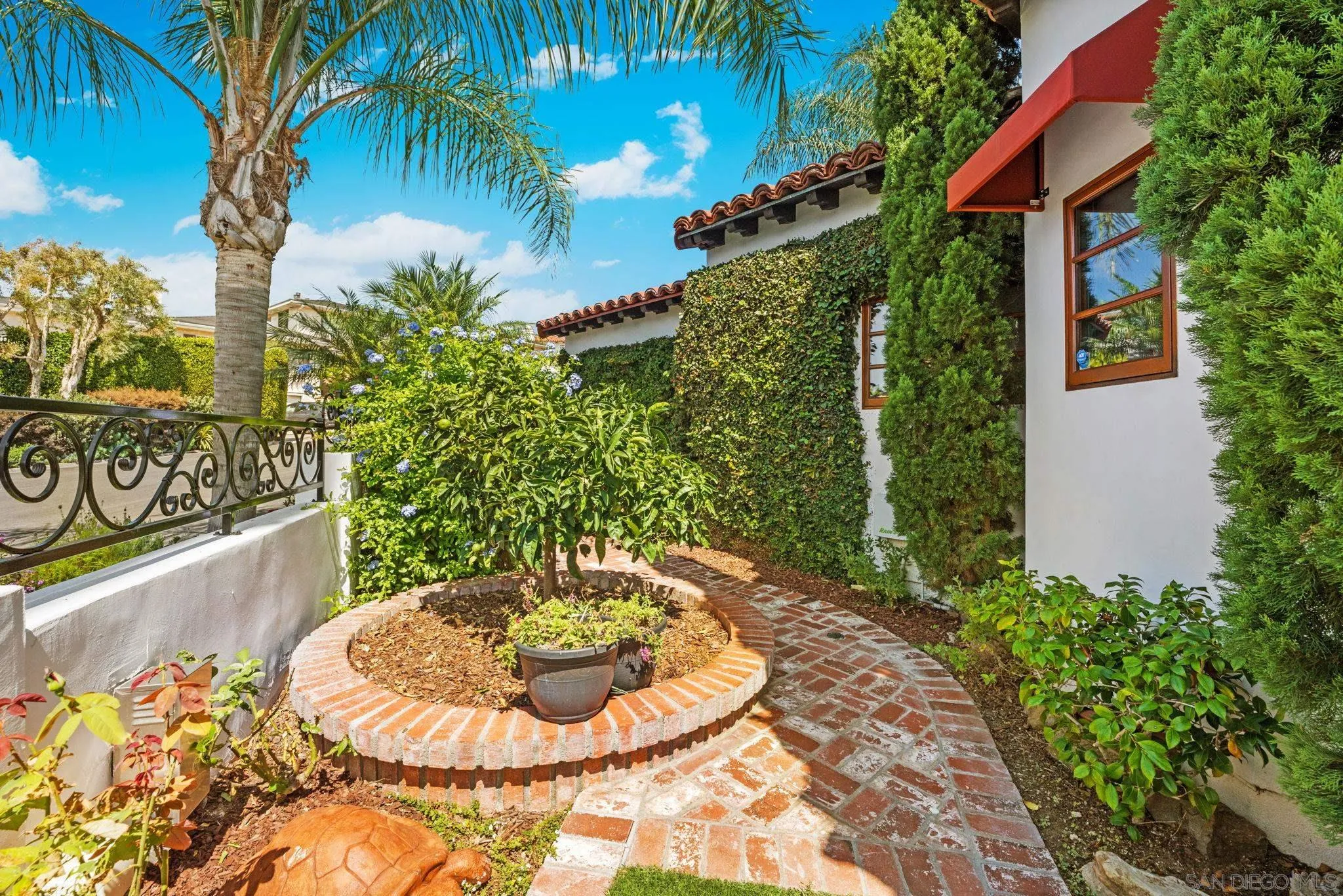https://cdn.realtyfeed.com/cdn/127/250036673/6116f35321e6da89dccbcb7096a0ecb9.webp