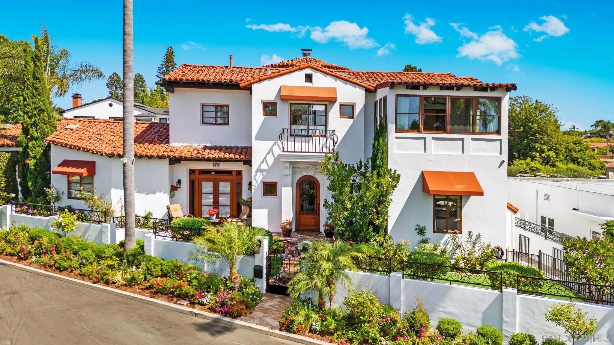 https://cdn.realtyfeed.com/cdn/127/250036673/74ddca5478a3a4fe54edfe3a885ab102.webp
