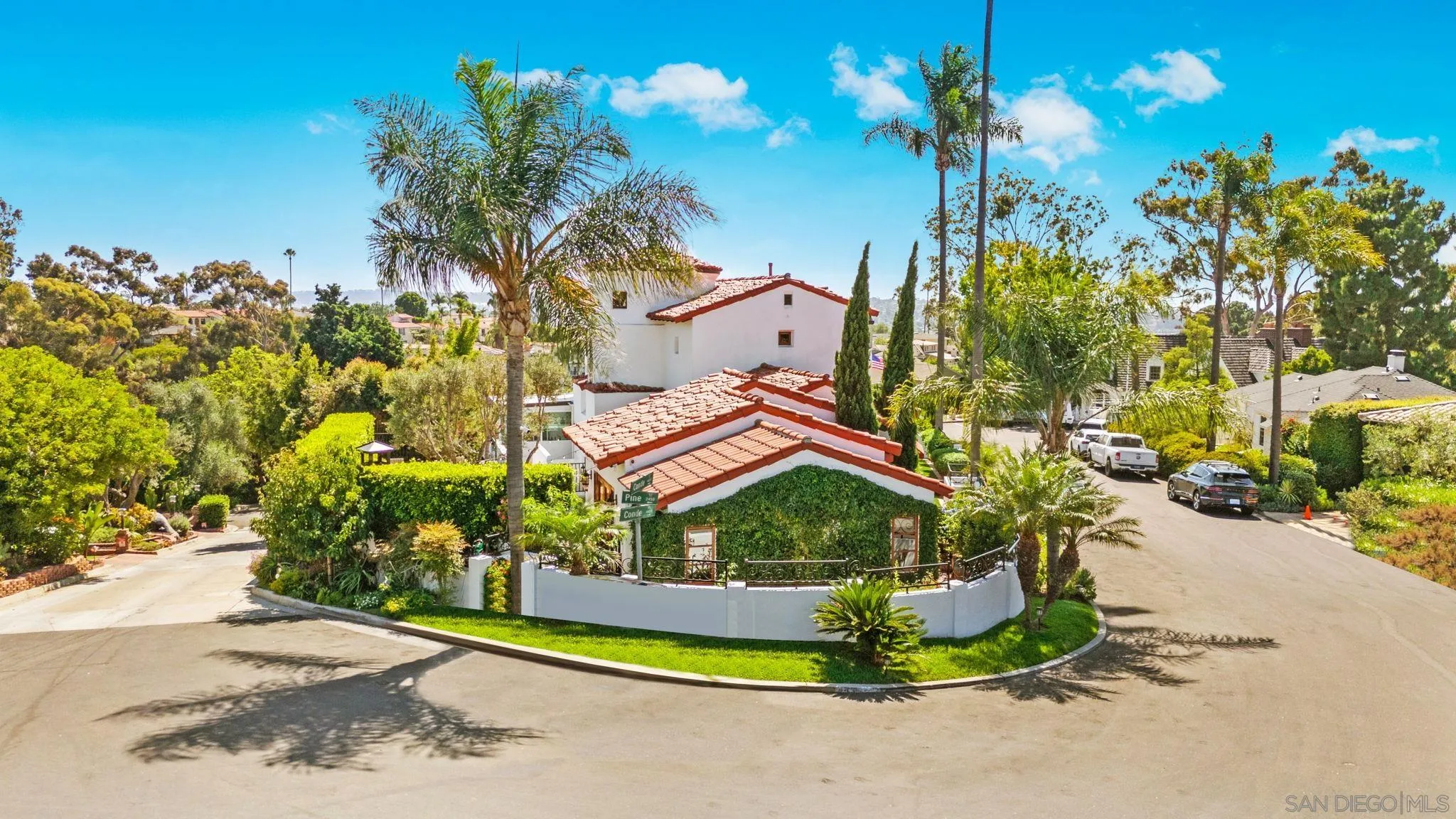 https://cdn.realtyfeed.com/cdn/127/250036673/88a2fcf3f3d3e7eb844043d6357bddf2.webp