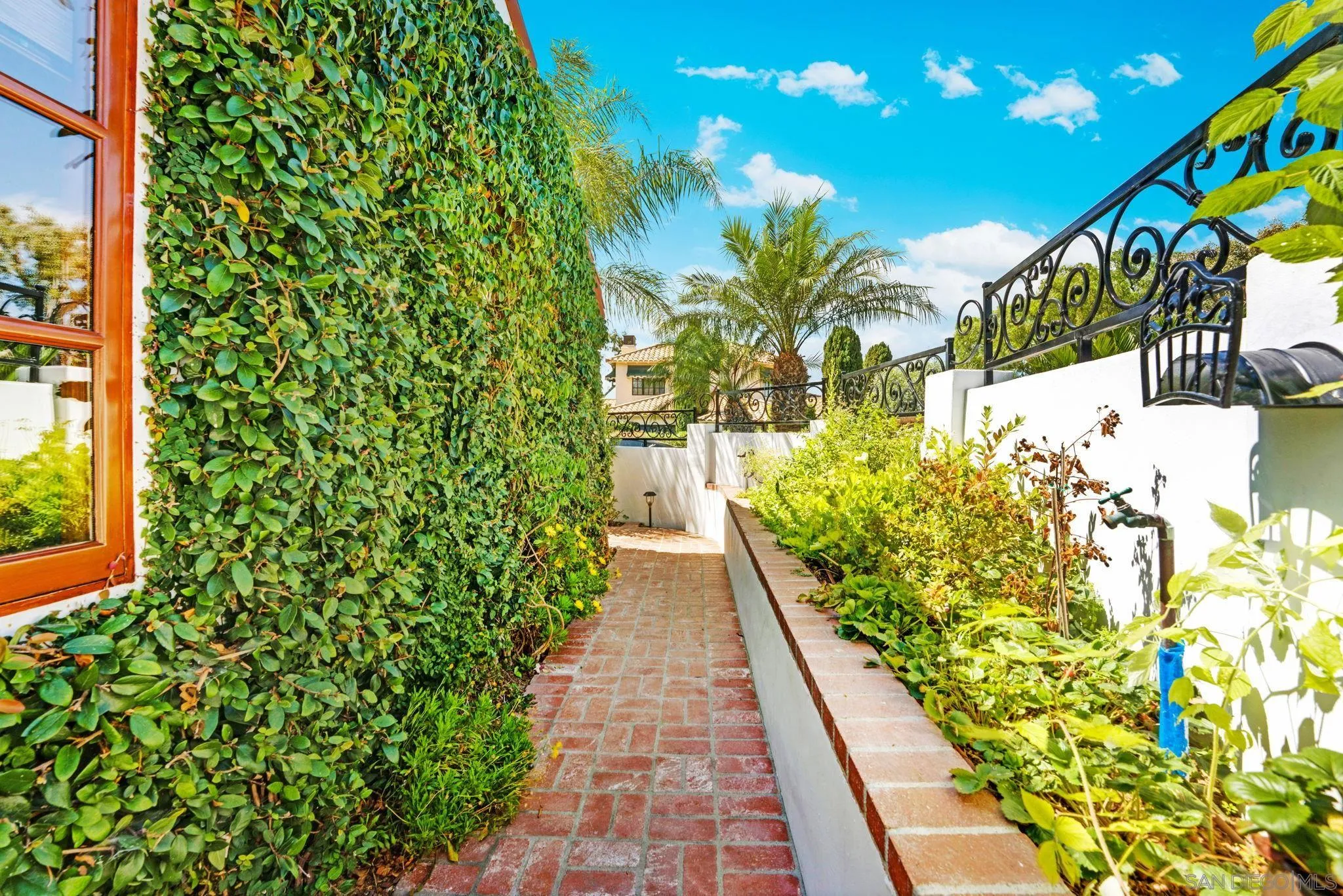https://cdn.realtyfeed.com/cdn/127/250036673/8ab08d745352ec6b15b20138a6c6a32b.webp