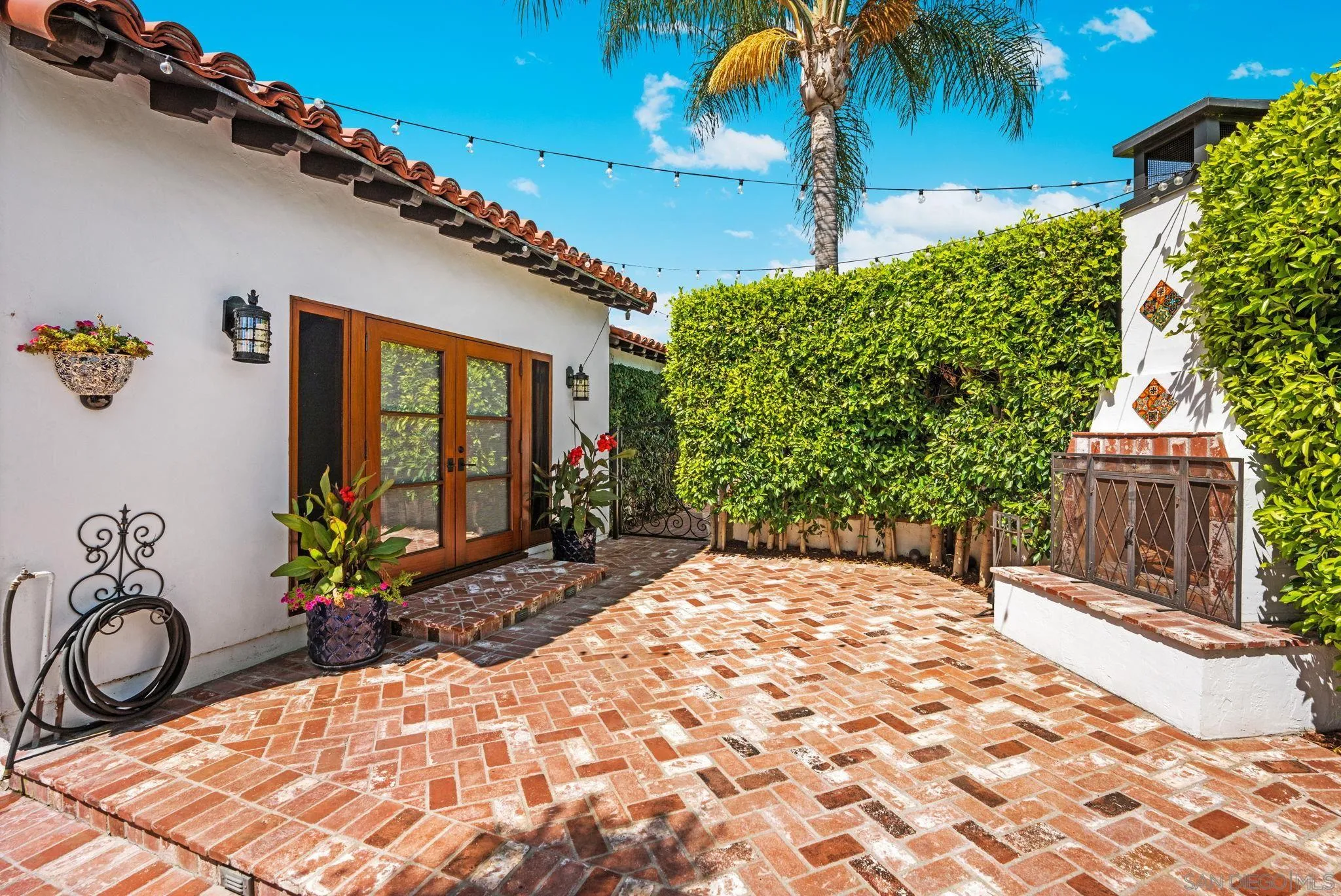 https://cdn.realtyfeed.com/cdn/127/250036673/fb271281e8b07d8c307d4fde2c3a0041.webp