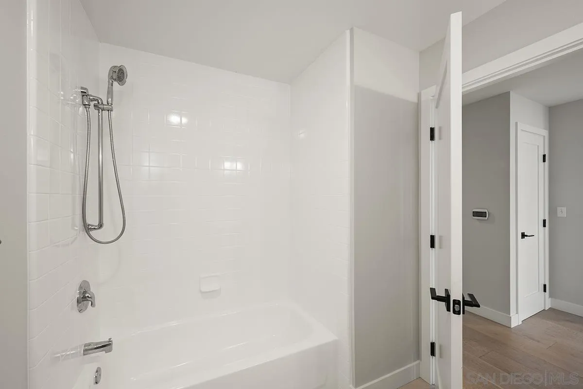 Photo #23: 250036674 Listing: Photo #23