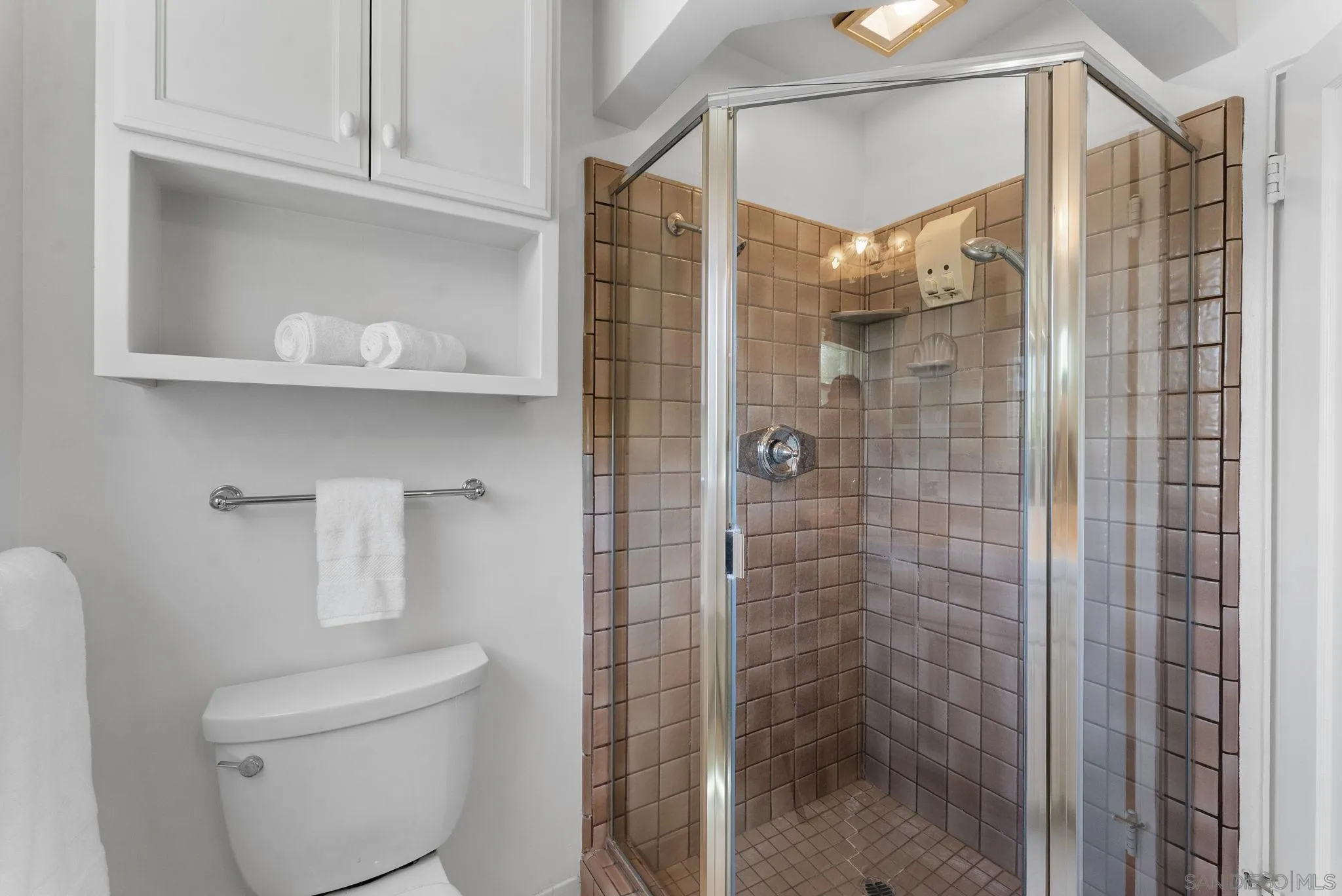 https://cdn.realtyfeed.com/cdn/127/250036678/24f1f1ff2223e829087e217e1dbfe588.webp