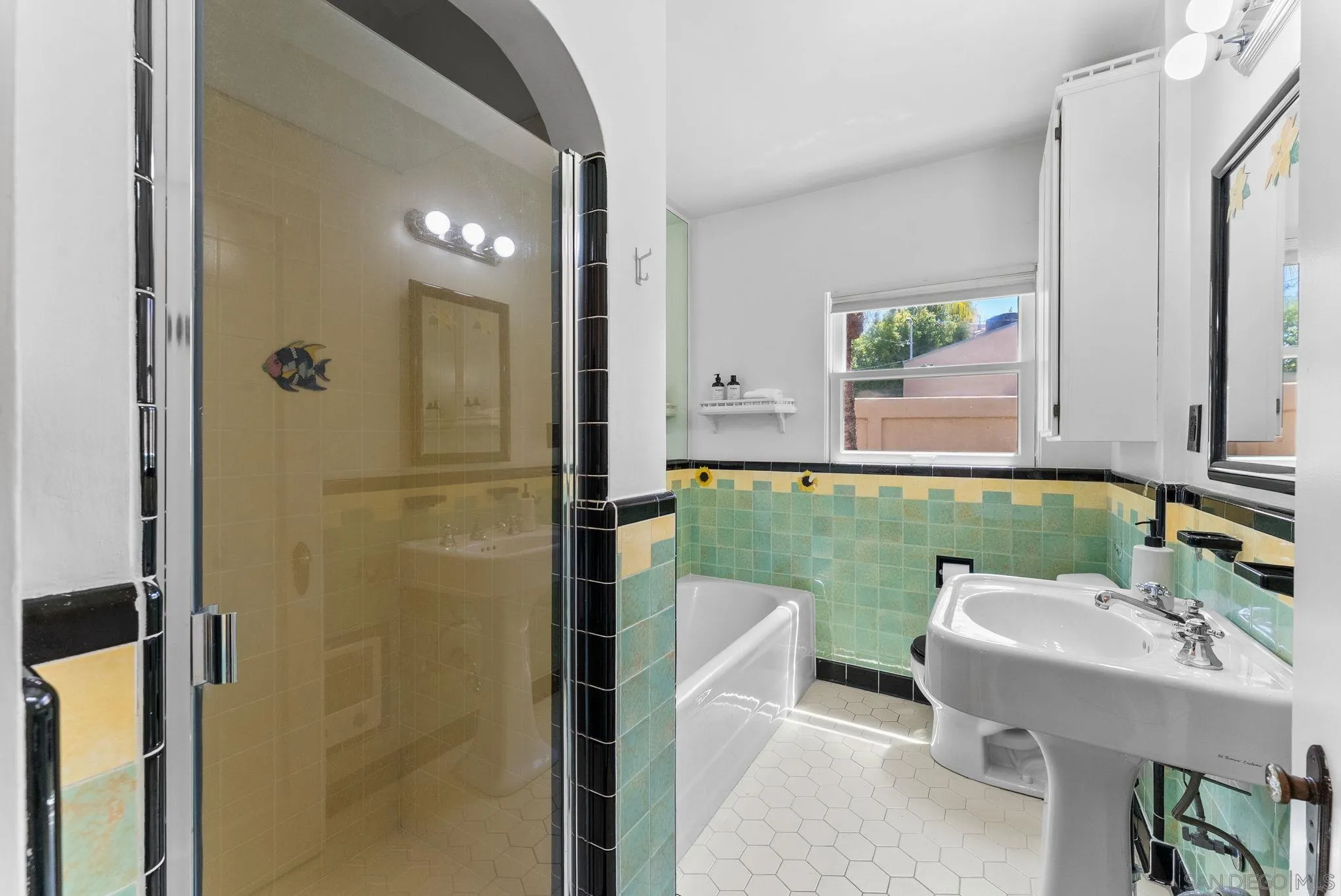 https://cdn.realtyfeed.com/cdn/127/250036678/5adc680d332e8aa31e809f3e7d261217.webp