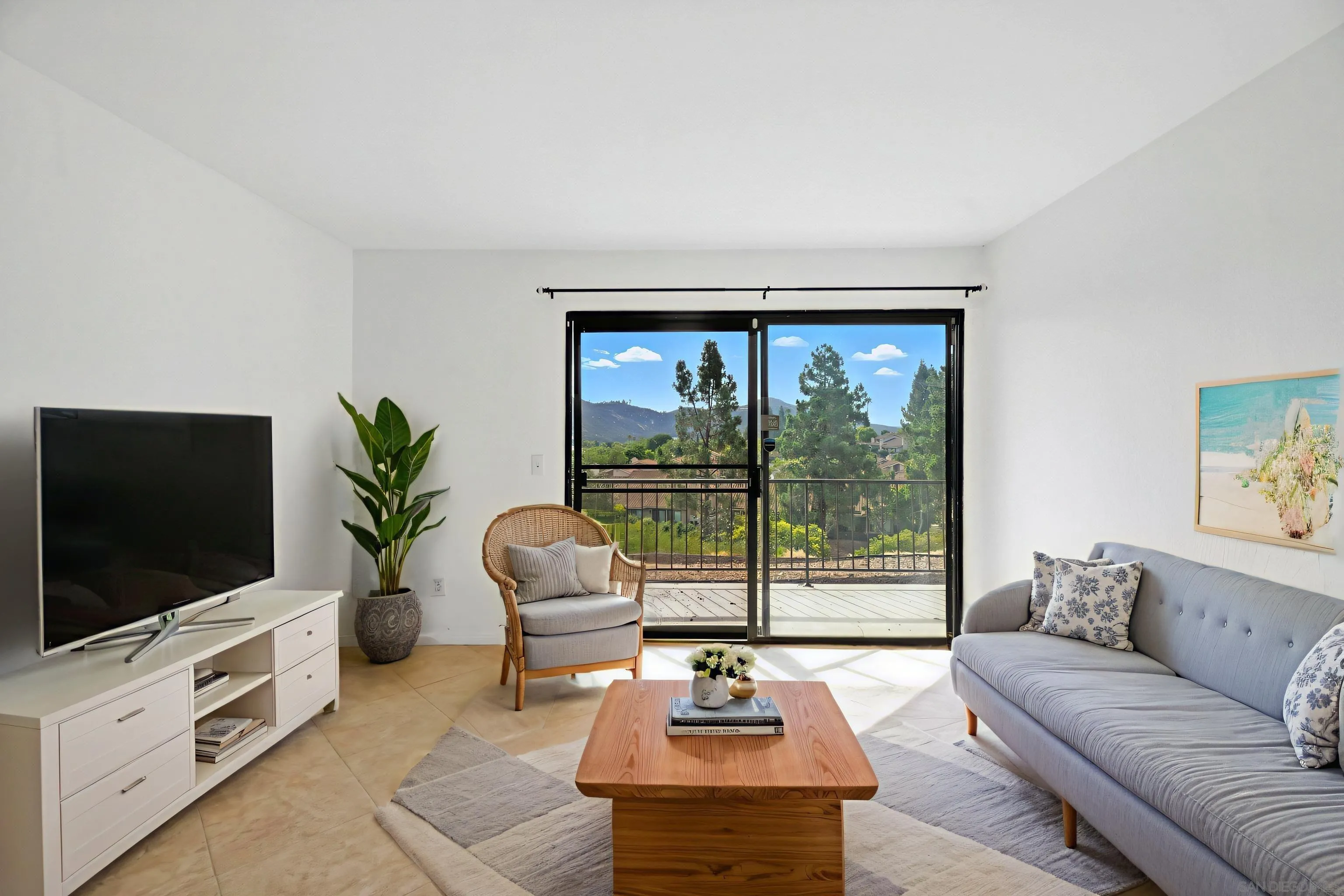 https://cdn.realtyfeed.com/cdn/127/250036679/54cf8b2e95c88d46594c4e24c38b8e59.webp