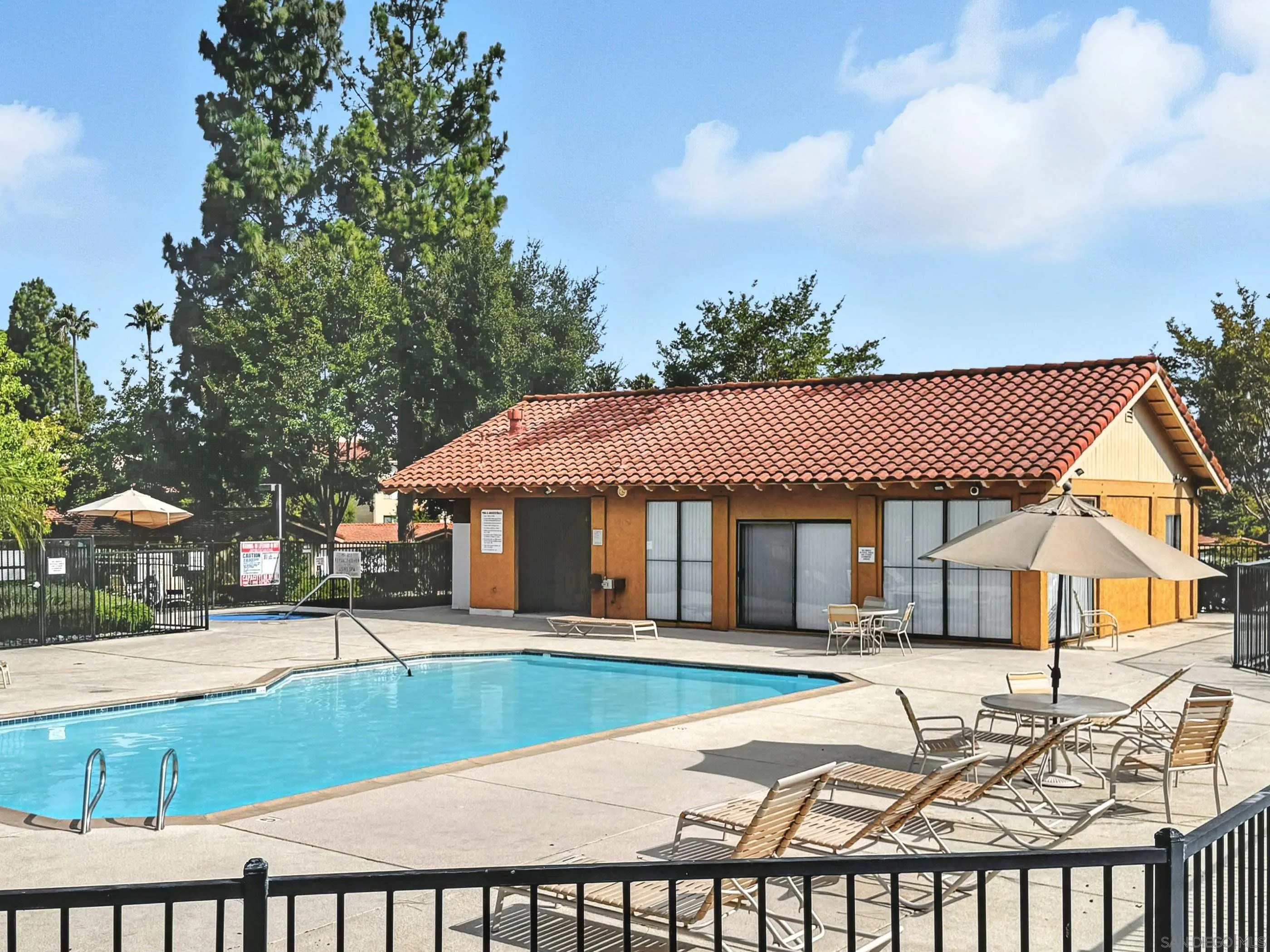 https://cdn.realtyfeed.com/cdn/127/250036679/c2d05b93ebcceb15d41ac430c0d647d0.webp