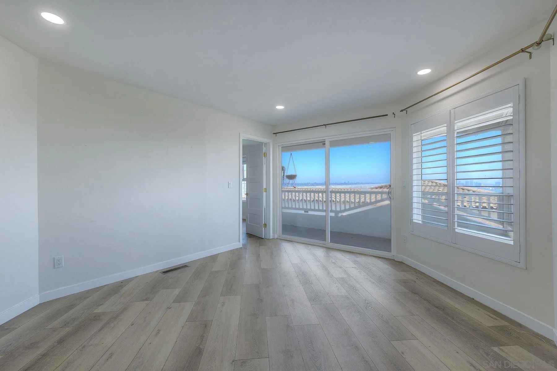 https://cdn.realtyfeed.com/cdn/127/250036680/01cb34e3363af6ff8b3210ecb158c95d.webp