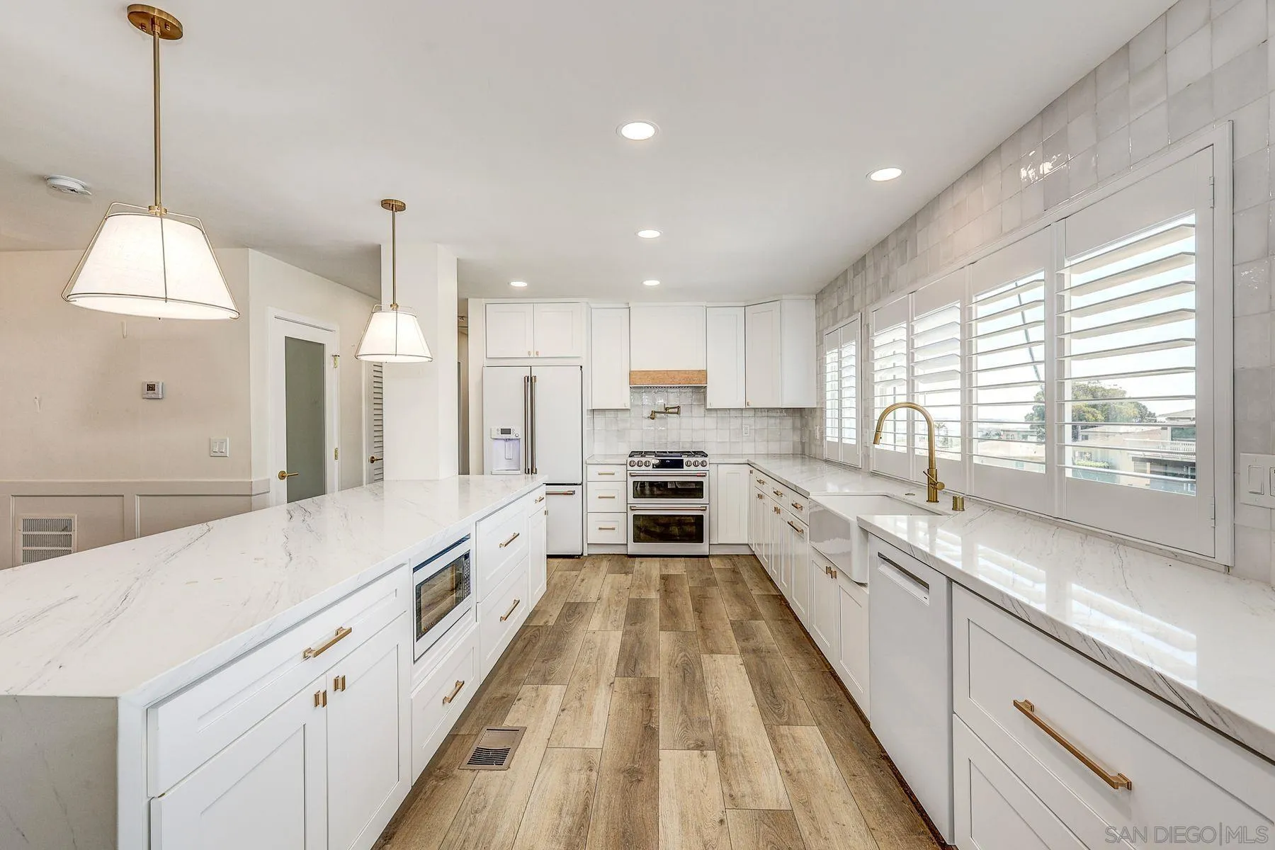 https://cdn.realtyfeed.com/cdn/127/250036680/58c18f03b7ce746bb6bcd2220b5711d0.webp