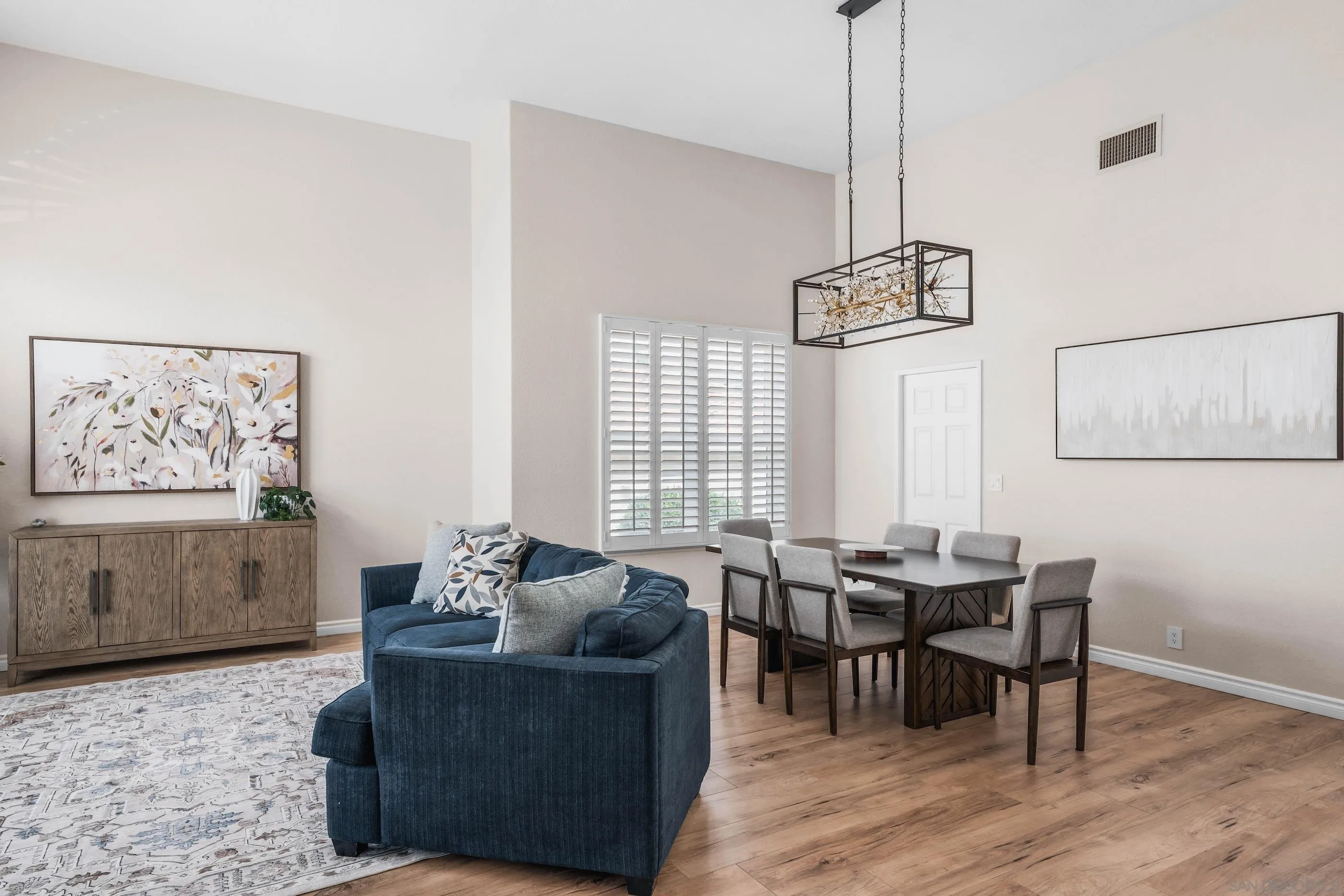 https://cdn.realtyfeed.com/cdn/127/250036684/54dd1edd7591b6c5822d65142164dfbf.webp
