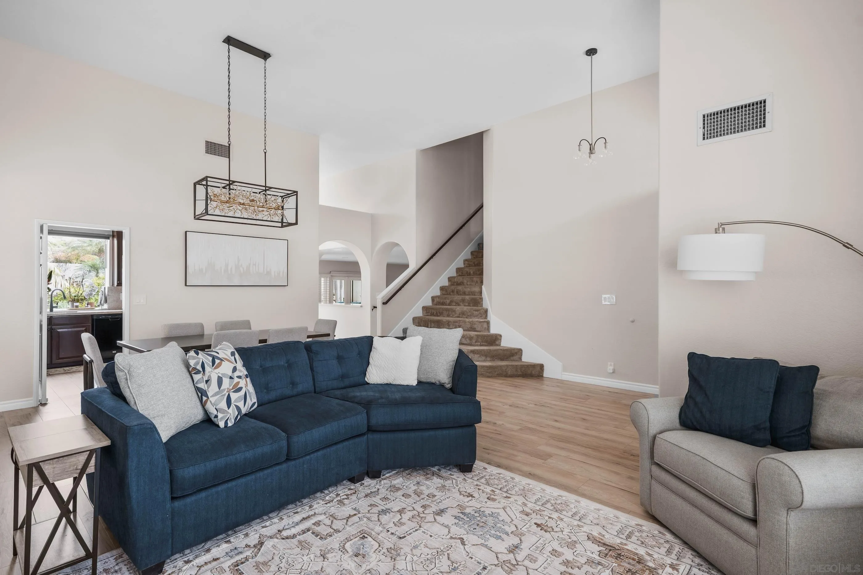 https://cdn.realtyfeed.com/cdn/127/250036684/6977cdc0e67a2a0addf2c553dad17db4.webp