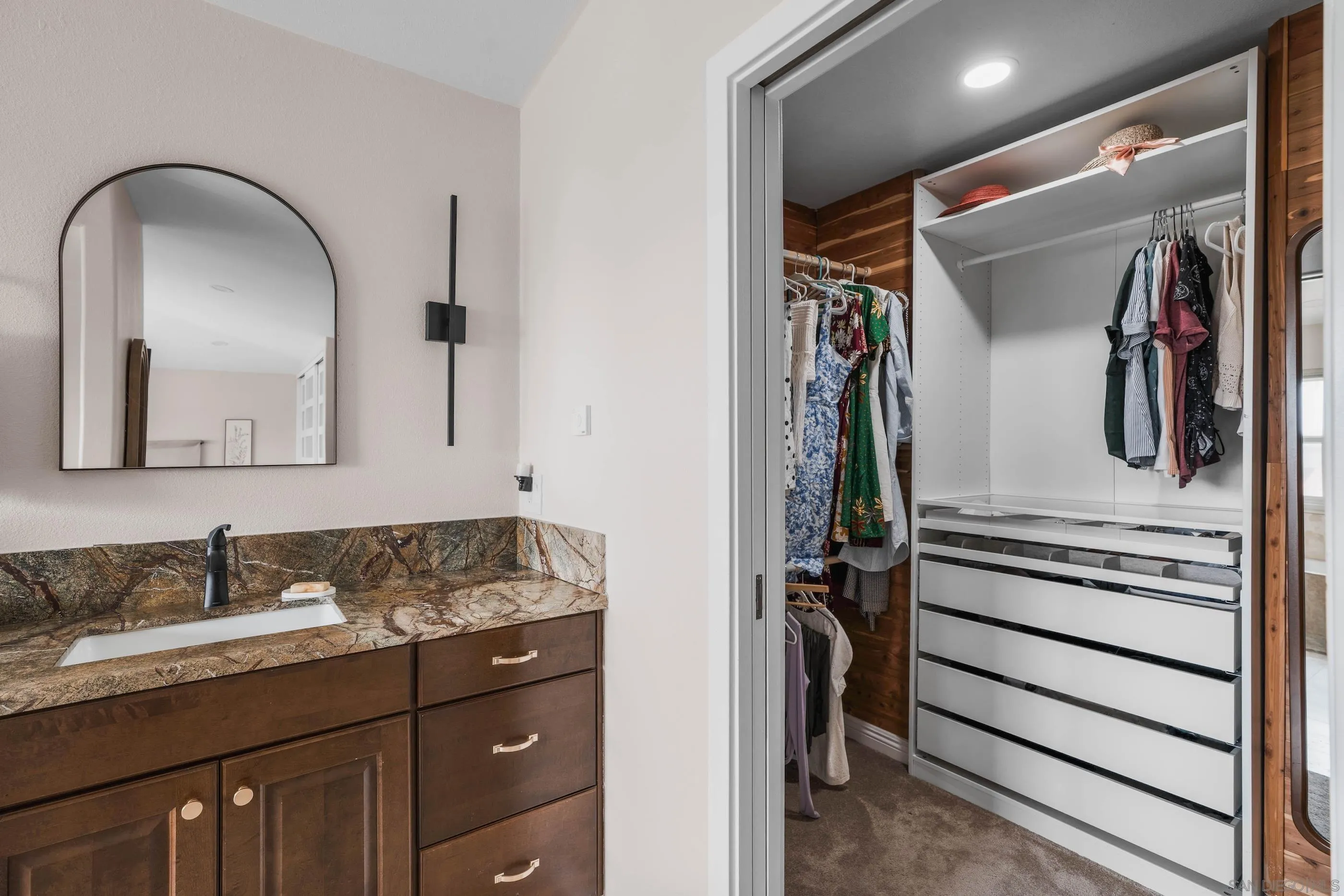 https://cdn.realtyfeed.com/cdn/127/250036684/fdb98f2465540782e3ef150950518bde.webp