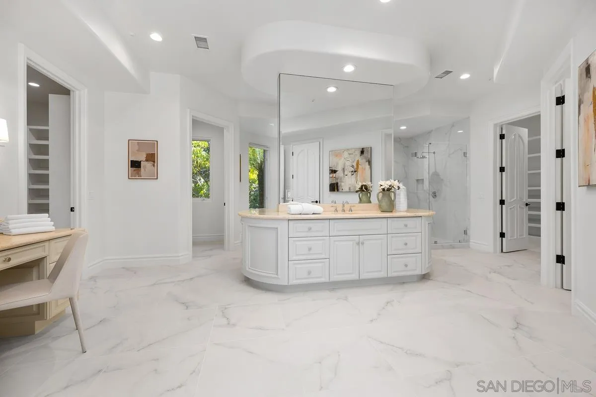 https://cdn.realtyfeed.com/cdn/127/250036686/75001e2a9f824bf89682206fcbdc6aa7.webp