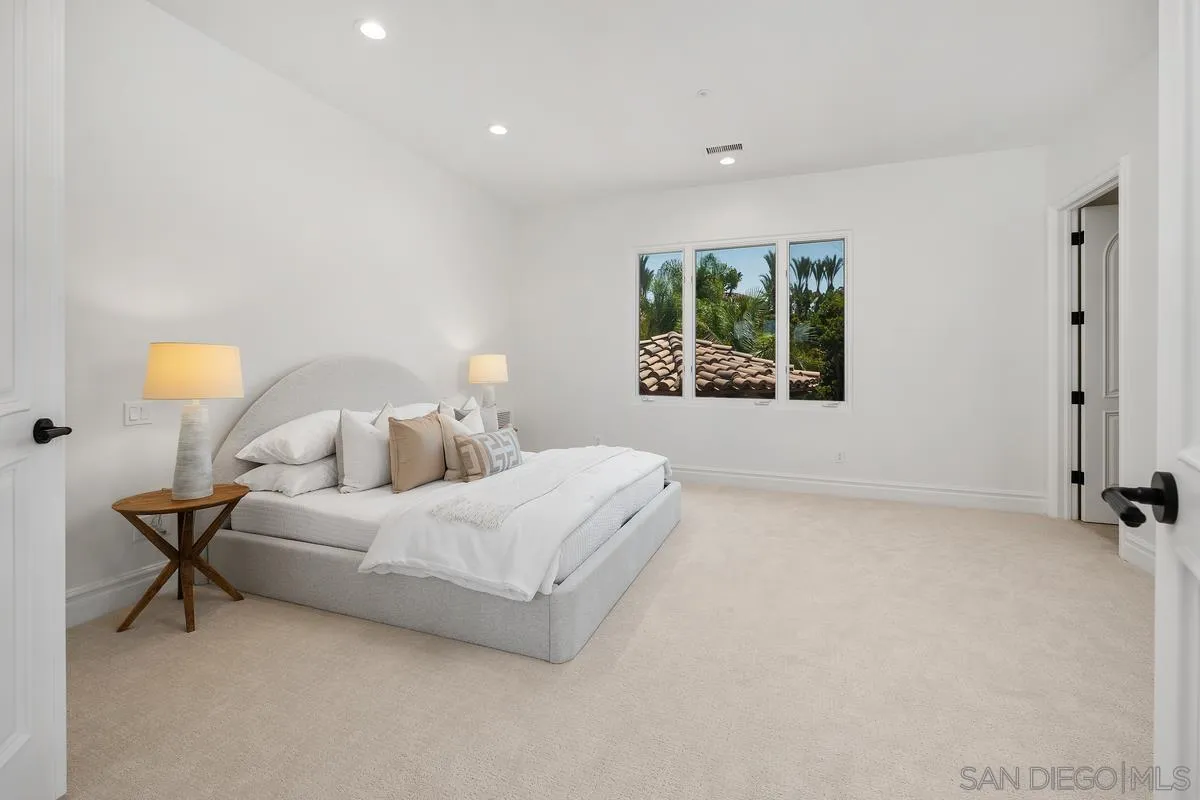 https://cdn.realtyfeed.com/cdn/127/250036686/b3d617adbea3ad222d398a37f1e8b55e.webp