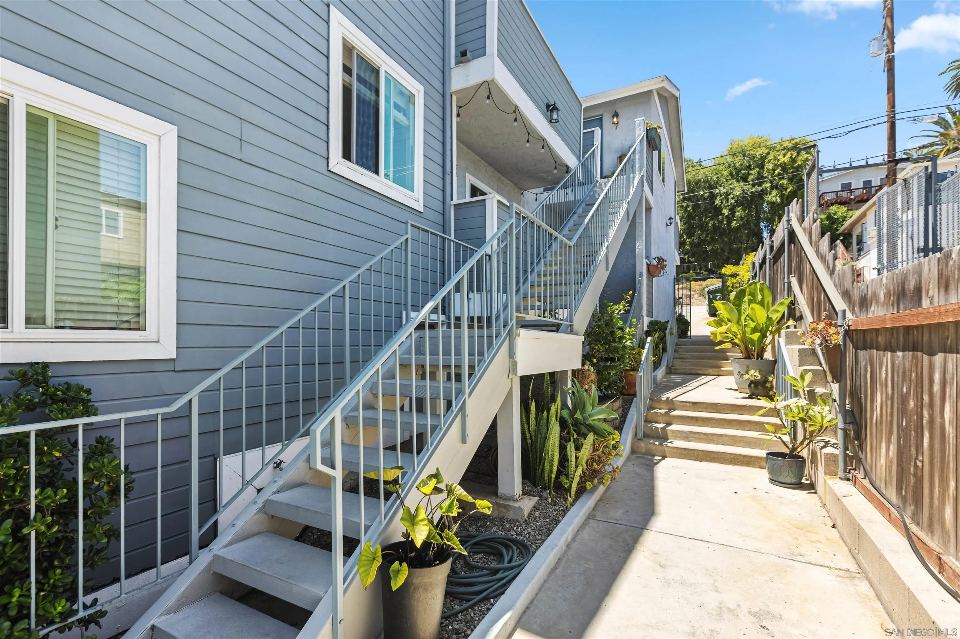 https://cdn.realtyfeed.com/cdn/127/250036687/6ec8809f9d9bc996578ac6f61ff0b10d.webp
