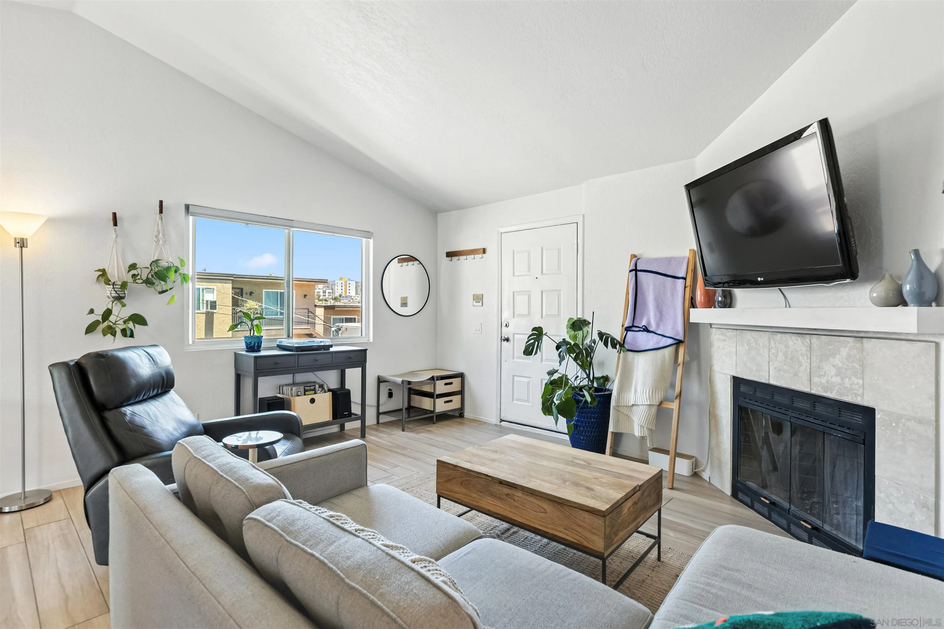 https://cdn.realtyfeed.com/cdn/127/250036687/71775964cb937ea622a1e20645f84fb1.webp
