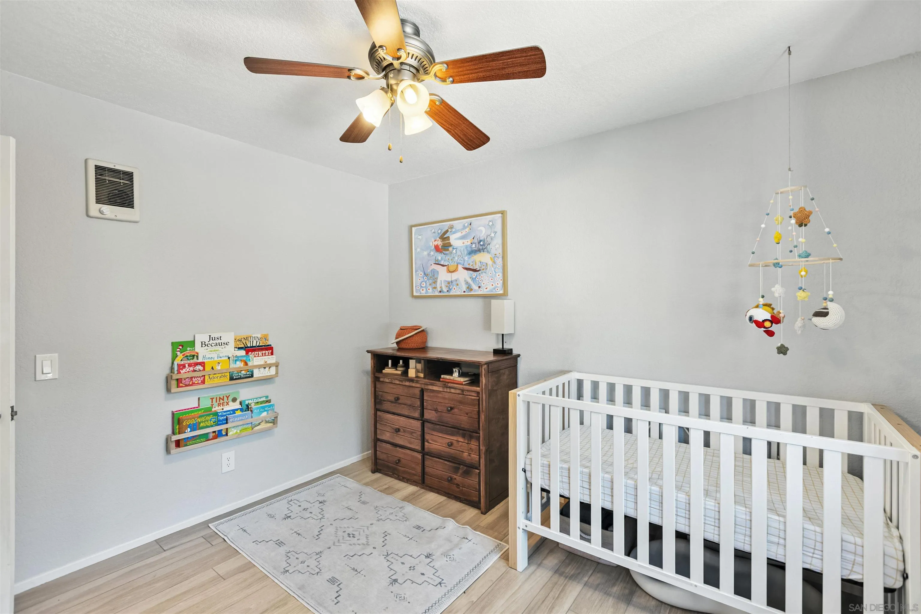 https://cdn.realtyfeed.com/cdn/127/250036687/f034e26ed41d91f31d0fe698324742f2.webp