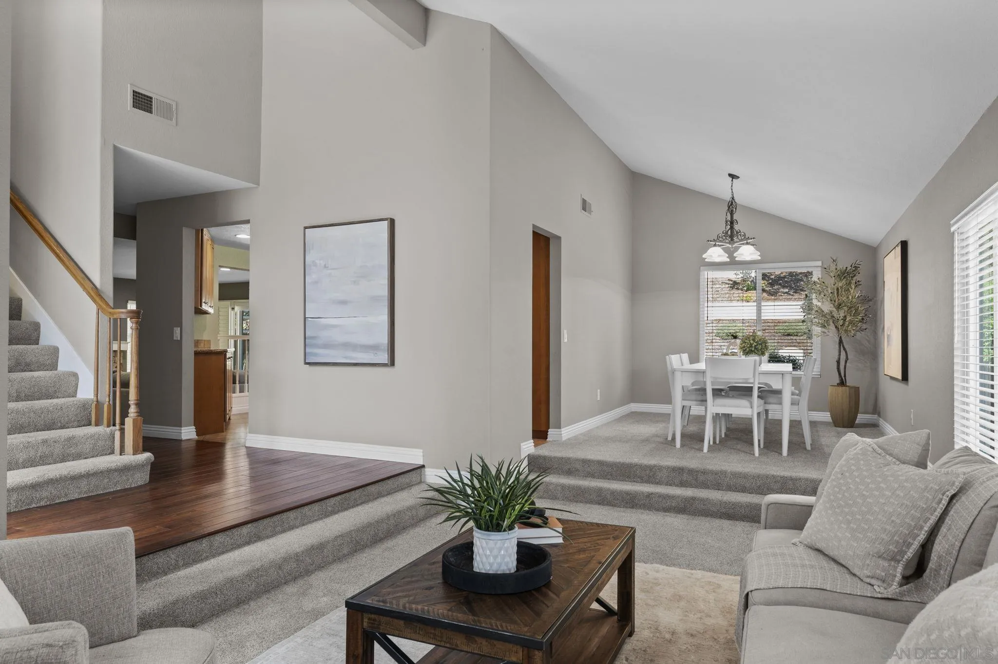 https://cdn.realtyfeed.com/cdn/127/250036688/00ba5abf7ce904017085ac94e8c8aaed.webp