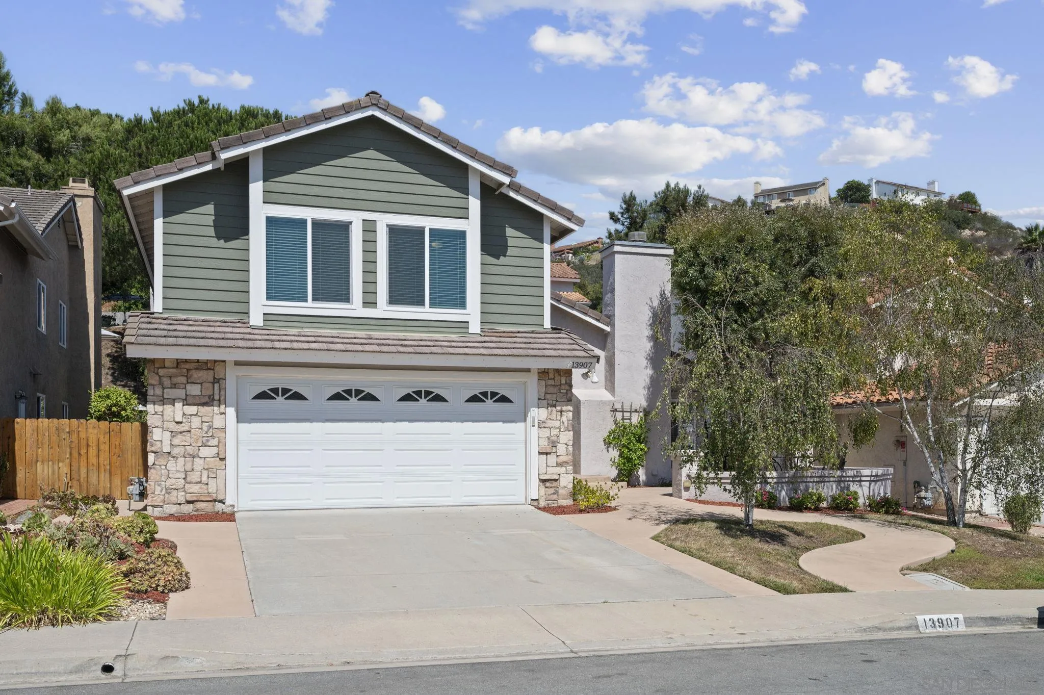 https://cdn.realtyfeed.com/cdn/127/250036688/08d7e6e888fedc151db4be0b6e9732bf.webp
