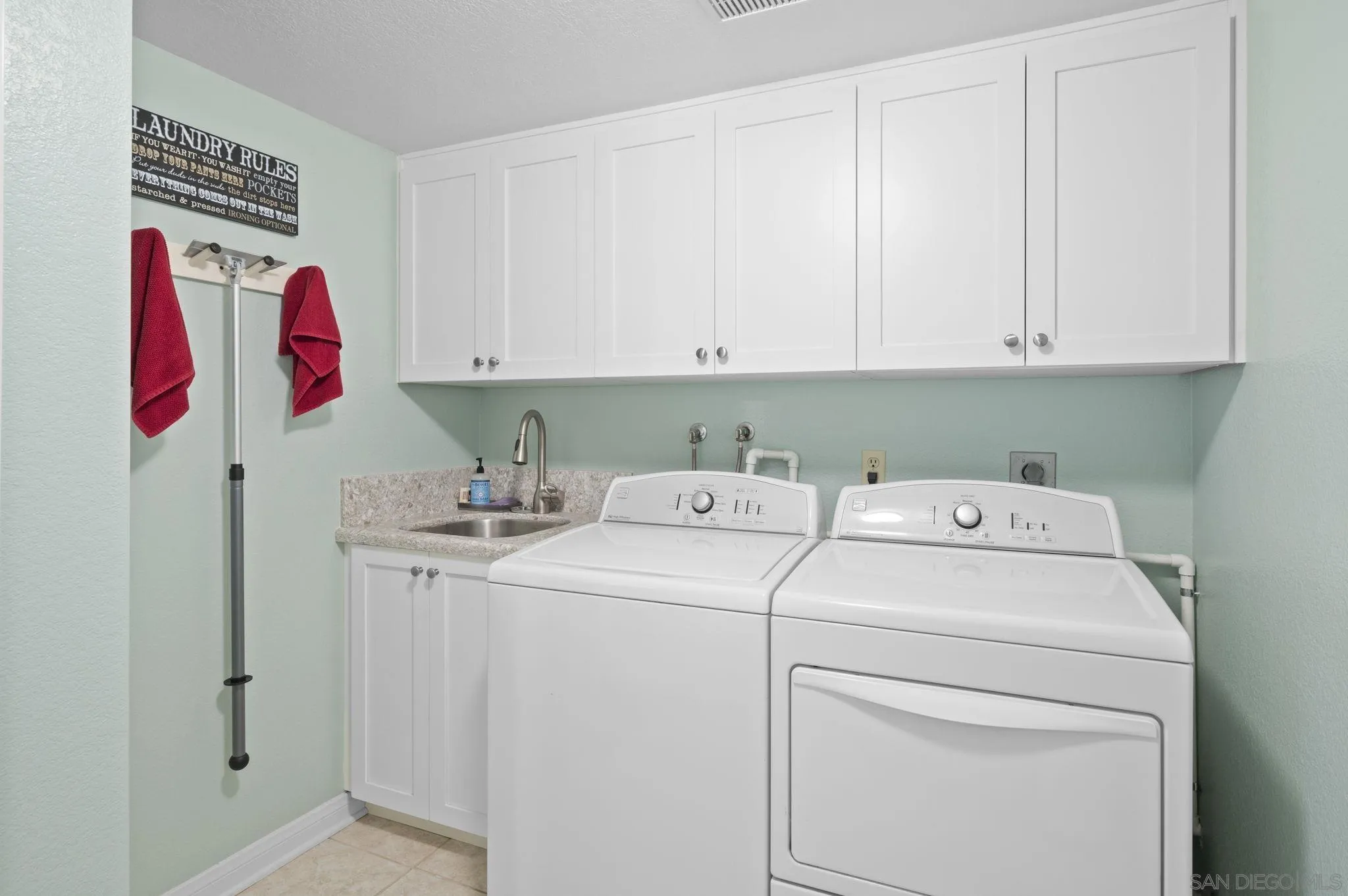 https://cdn.realtyfeed.com/cdn/127/250036688/0e37ad48a7fea60a764e79f46602044f.webp
