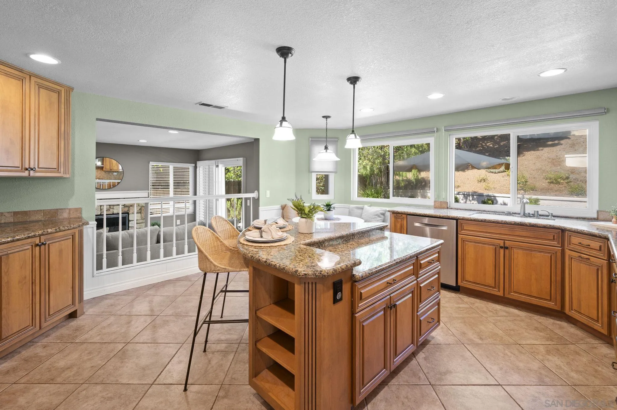 https://cdn.realtyfeed.com/cdn/127/250036688/3f65d2e4b551b5ec302216e0a772592e.webp