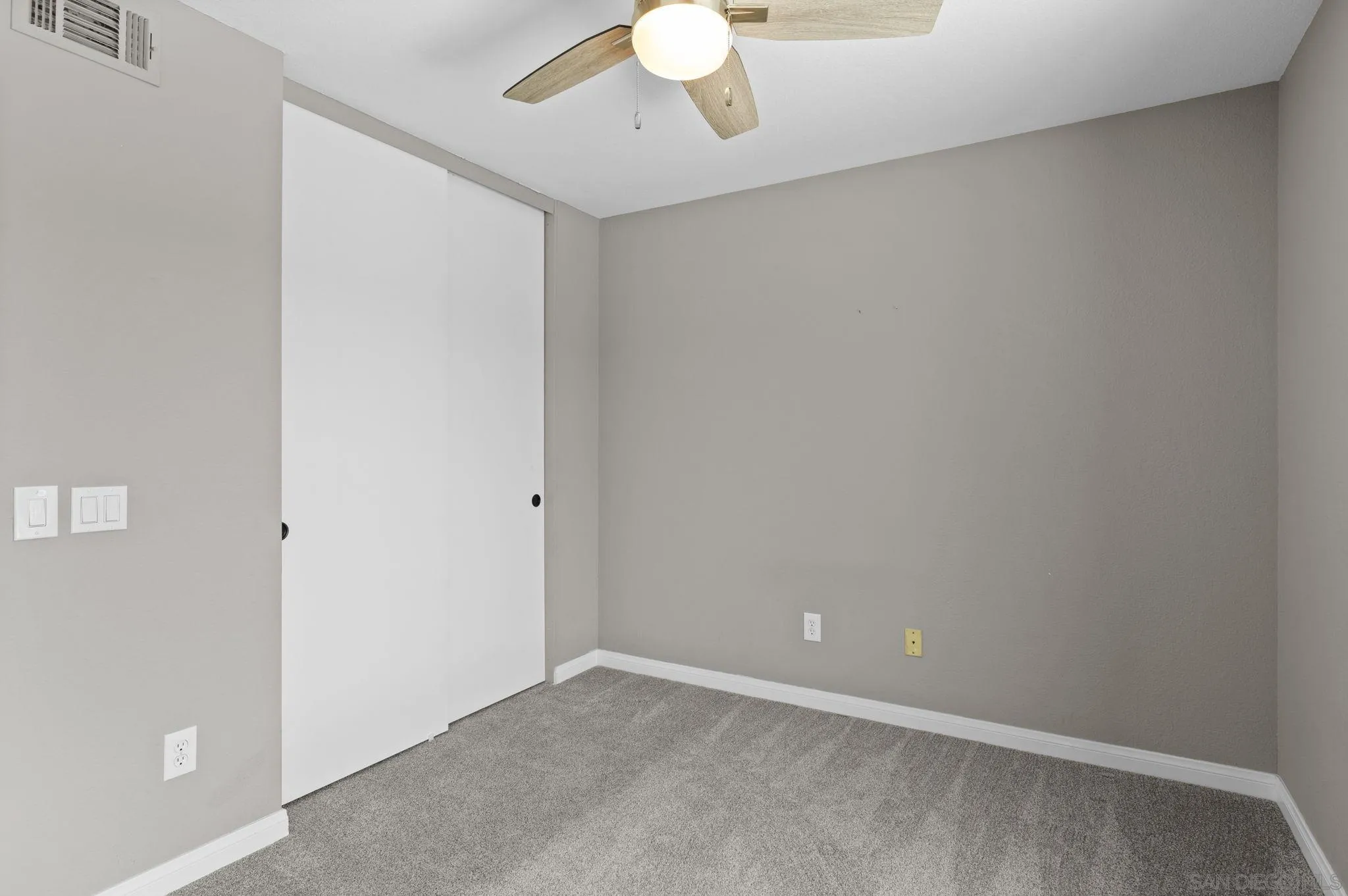 https://cdn.realtyfeed.com/cdn/127/250036688/7af50a5e806b43775935f6fa7112a9ba.webp